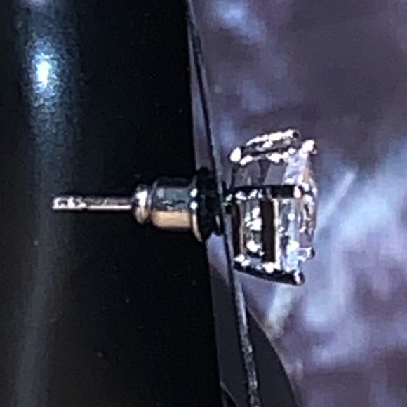 PrincessCut 4mm Moissanite 18kt White gold earring